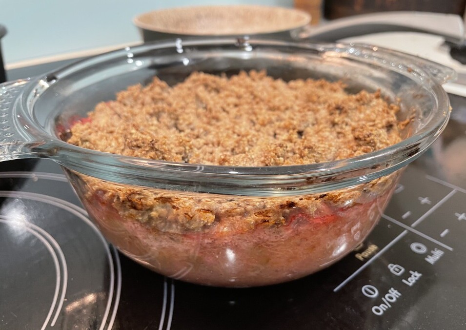 rhubarb crumble